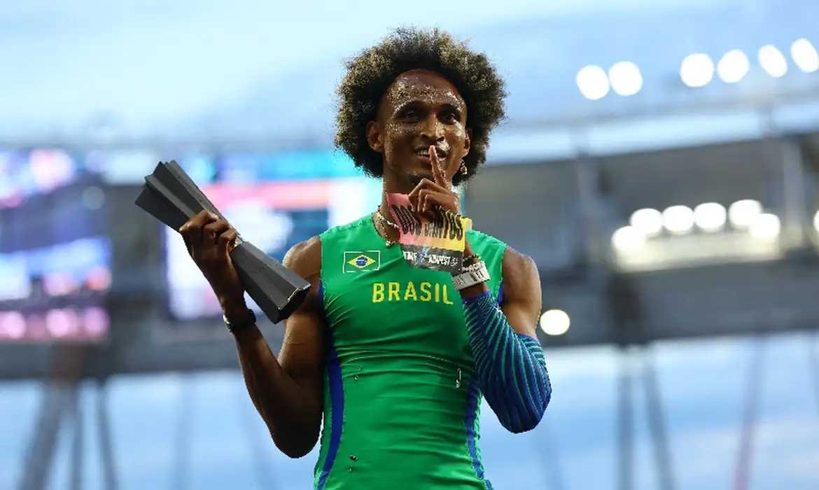 Alison dos Santos conquista título no Mundial Ultimate 2026 em Budapeste