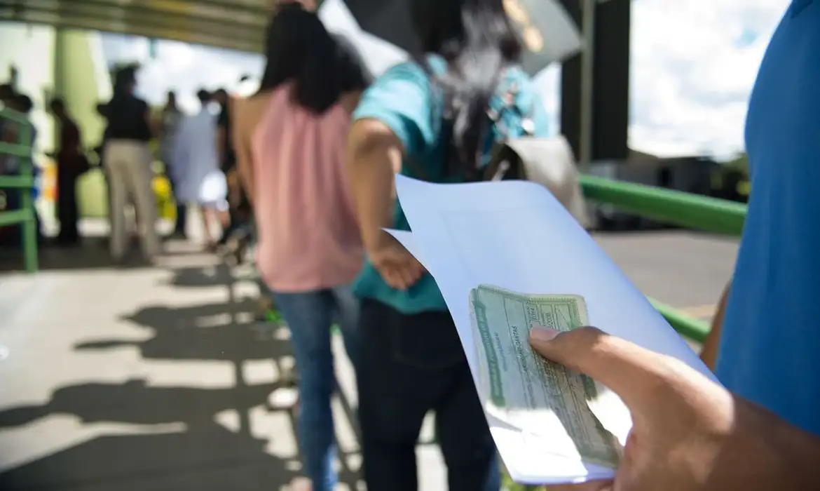 Regras das Eleições 2026: veja o que é permitido vestir no momento do voto e como denunciar crimes