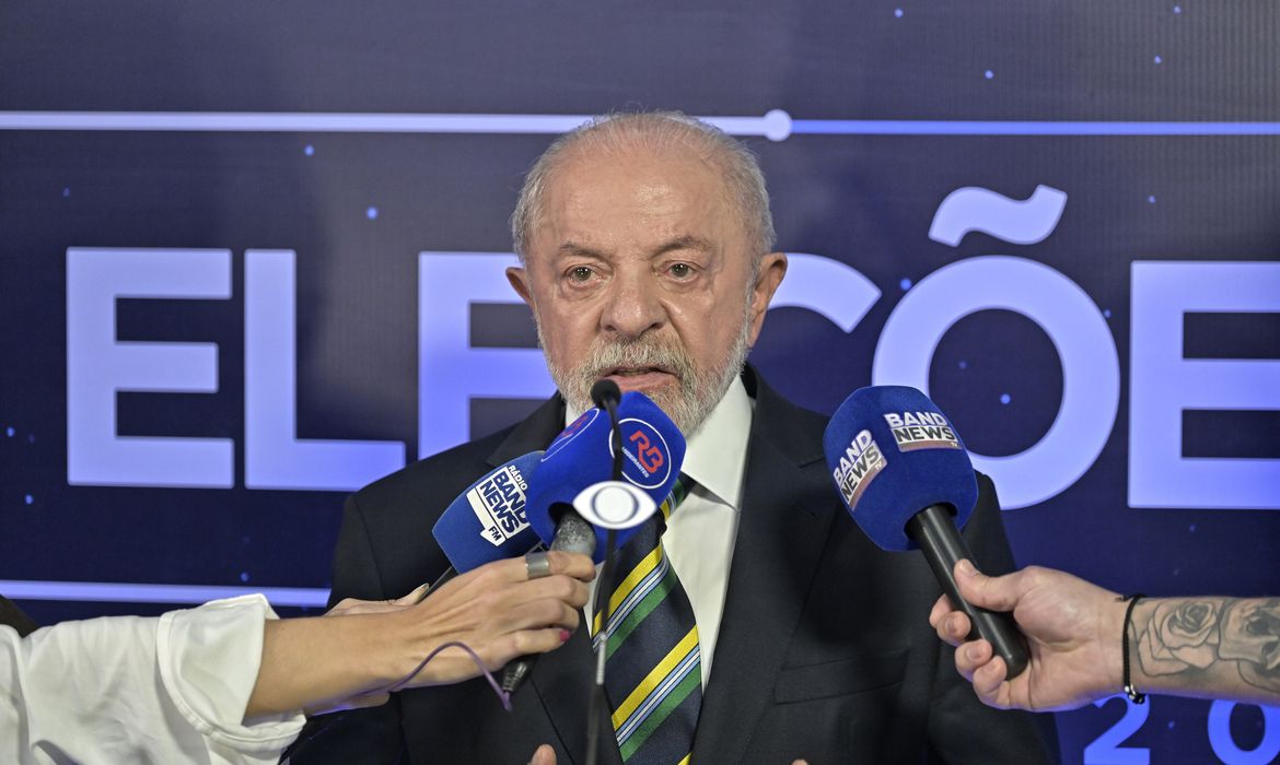 Lula oferece transparência condicional em eleições presidenciais