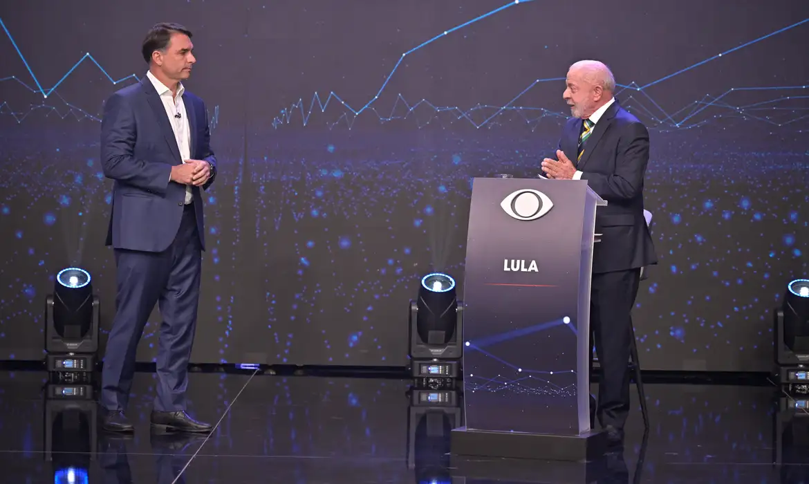 Acordo entre Lula e Flávio para abertura de sigilos é protocolado no TSE