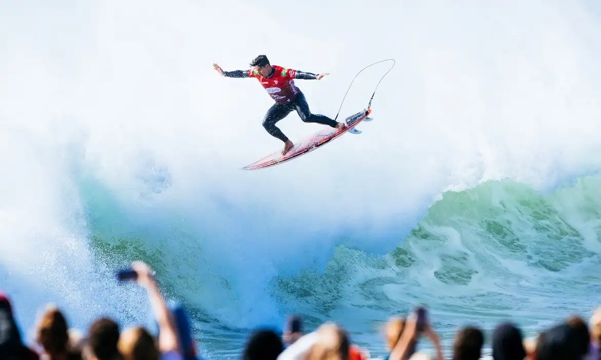 Gabriel Medina conquista vice-campeonato em Peniche e assume 4º lugar no ranking mundial